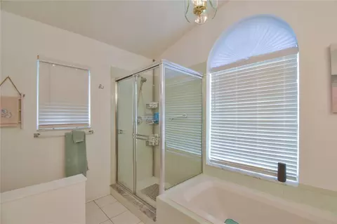 Bath - 5366 NW 21st Loop, Ocala, FL 34482 photo 2 of 3