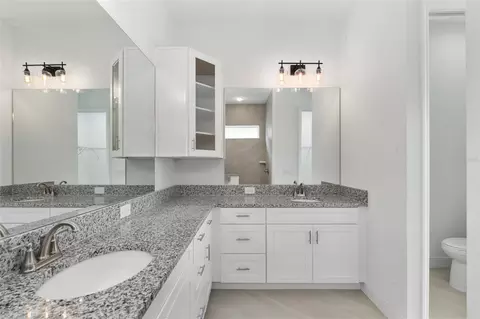 Bath - 4722 SE 25th Loop, Ocala, FL 34480 photo 1 of 3