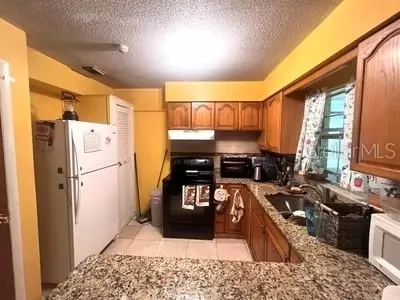 Kitchen - 479 Water Rd, Ocala, FL 34472 photo 2 of 2