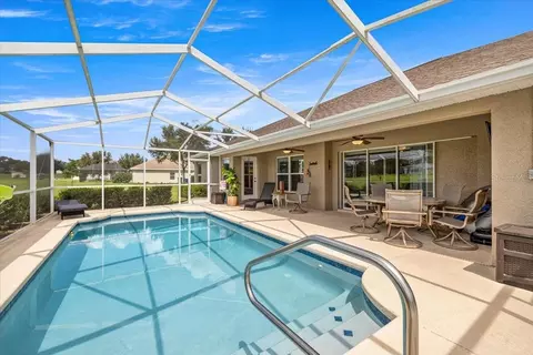 Exterior - 700 E Boston St, Hernando, FL 34442 photo 6 of 13
