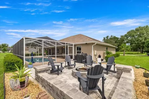 Exterior - 700 E Boston St, Hernando, FL 34442 photo 7 of 13