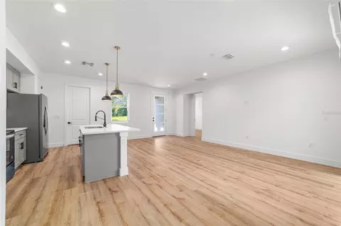 Living - 7 Oak Trl, Ocala, FL 34472 photo 11 of 12