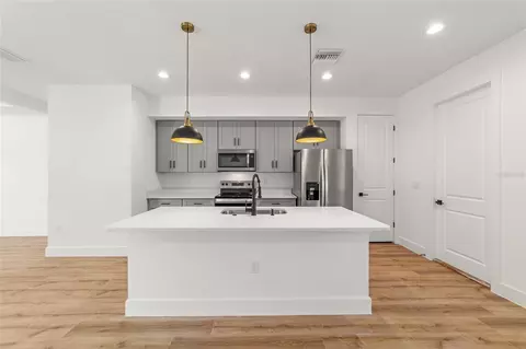 Kitchen - 7 Oak Trl, Ocala, FL 34472 photo 2 of 7