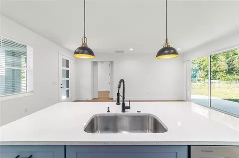 Kitchen - 7 Oak Trl, Ocala, FL 34472 photo 6 of 7