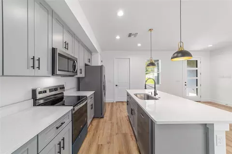 Kitchen - 7 Oak Trl, Ocala, FL 34472 photo 7 of 7