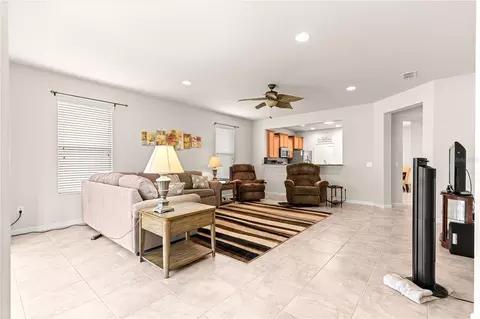 Living - 9090 SW 73rd Ln, Ocala, FL 34481 photo 2 of 5