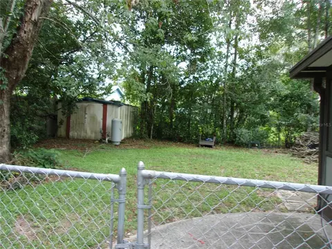 Exterior - 5700 NE 6th Pl, Ocala, FL 34470 photo 6 of 11