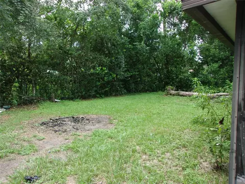 Exterior - 5700 NE 6th Pl, Ocala, FL 34470 photo 9 of 11