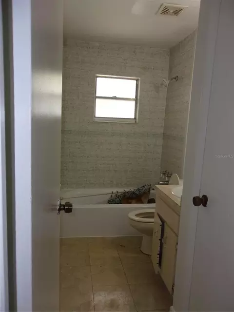 Bath - 5700 NE 6th Pl, Ocala, FL 34470 photo 2 of 2