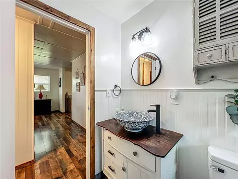 Bath - 7971 E Highway 25, Belleview, FL 34420 photo 3 of 4