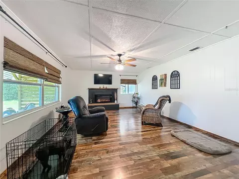Living - 7971 E Highway 25, Belleview, FL 34420 photo 1 of 4