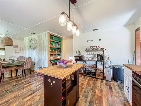 Kitchen - 7971 E Highway 25, Belleview, FL 34420 photo 5 of 5