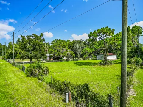 Exterior - 7971 E Highway 25, Belleview, FL 34420 photo 10 of 19