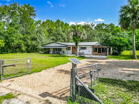 Exterior - 7971 E Highway 25, Belleview, FL 34420 photo 4 of 19