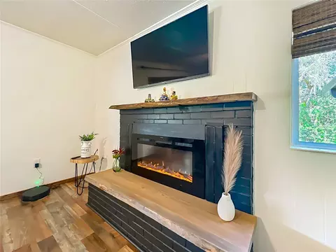 Living - 7971 E Highway 25, Belleview, FL 34420 photo 4 of 4