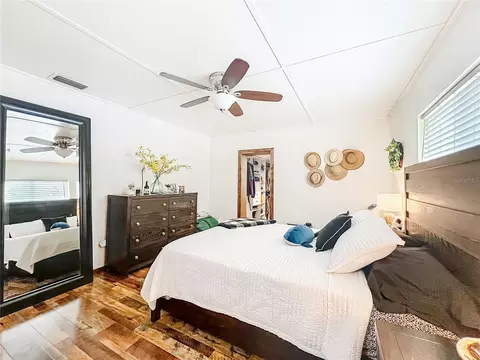 Bedroom - 7971 E Highway 25, Belleview, FL 34420 photo 4 of 8