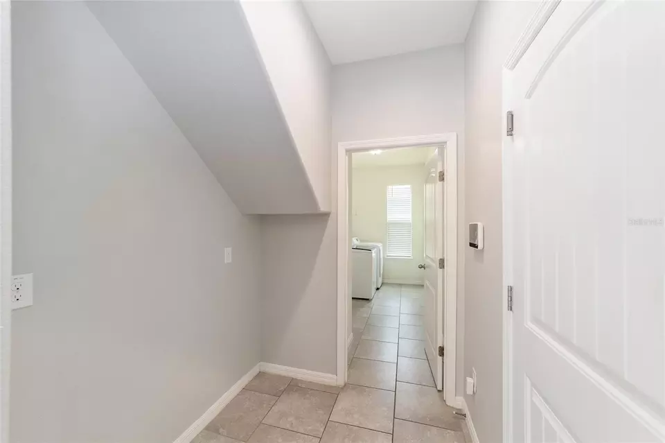 Entry Way - 5716 SW 50th Ave, Ocala, FL 34474 photo 6 of 6