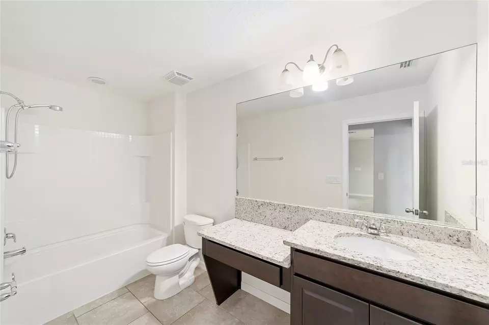 Bath - 5716 SW 50th Ave, Ocala, FL 34474 photo 4 of 5