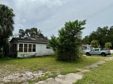 762 60th Ave NE, Saint Petersburg, FL 33703