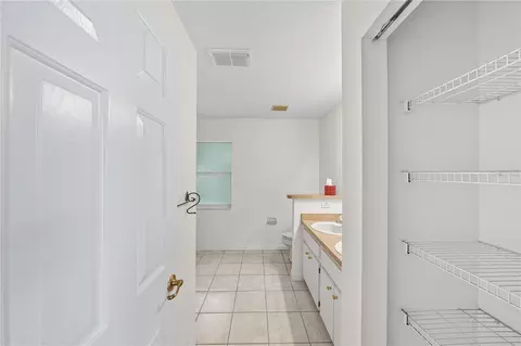 Bath - 12615 NW Gainesville Rd, Reddick, FL 32686 photo 2 of 5