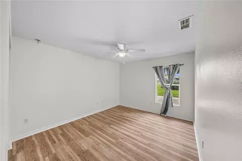 Bedroom - 12615 NW Gainesville Rd, Reddick, FL 32686 photo 2 of 4