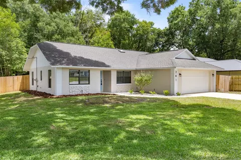 281 E Country Club Dr, Williston, FL 32696