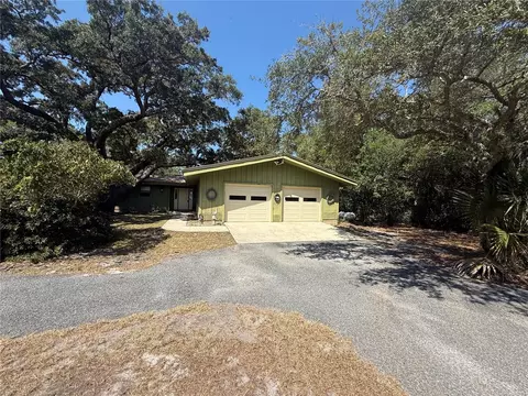 17 S Bayshore Dr, Eastpoint, FL 32328