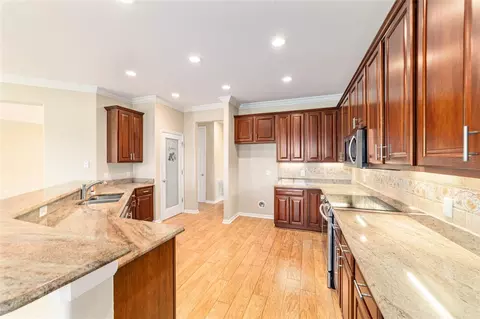 Kitchen - 9539 SW 71st Loop, Ocala, FL 34481 photo 4 of 7