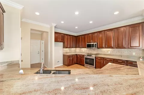 Kitchen - 9539 SW 71st Loop, Ocala, FL 34481 photo 3 of 7
