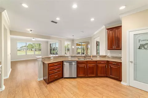 Kitchen - 9539 SW 71st Loop, Ocala, FL 34481 photo 5 of 7