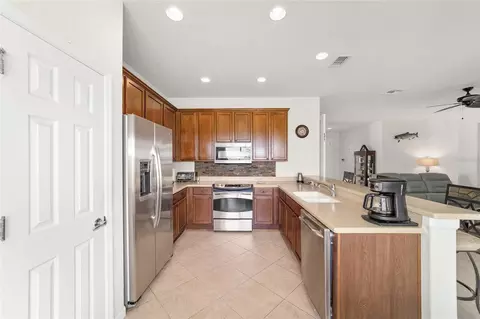 Kitchen - 7346 SW 101st Ct, Ocala, FL 34481 photo 4 of 7