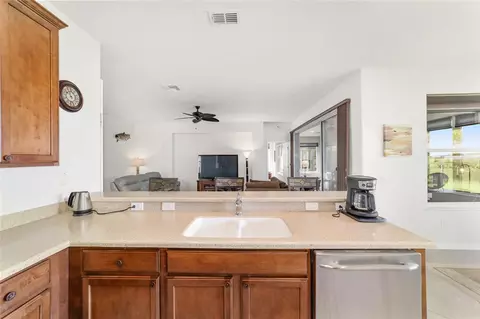 Kitchen - 7346 SW 101st Ct, Ocala, FL 34481 photo 6 of 7