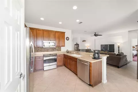Kitchen - 7346 SW 101st Ct, Ocala, FL 34481 photo 5 of 7