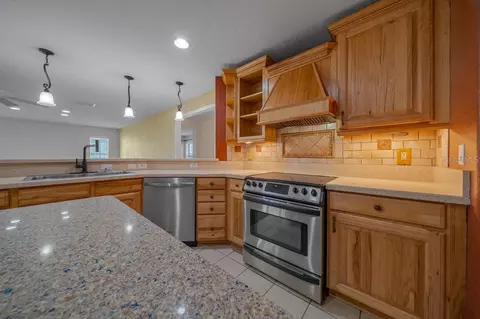 Kitchen - 2310 SE 22nd Loop, Ocala, FL 34471 photo 5 of 7