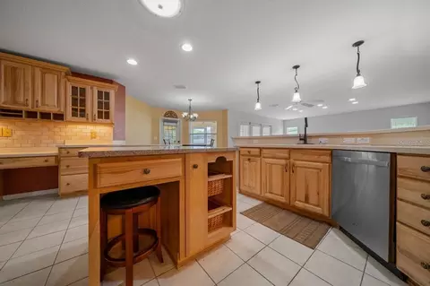 Kitchen - 2310 SE 22nd Loop, Ocala, FL 34471 photo 7 of 7
