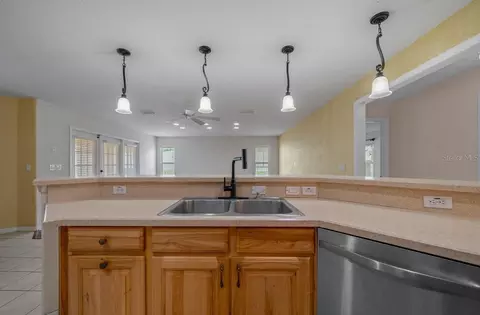 Kitchen - 2310 SE 22nd Loop, Ocala, FL 34471 photo 6 of 7