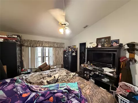 Bedroom - 9 Hialeah Dr, Ocala, FL 34482 photo 2 of 5