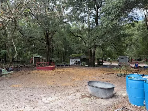 Exterior - 9 Hialeah Dr, Ocala, FL 34482 photo 11 of 15
