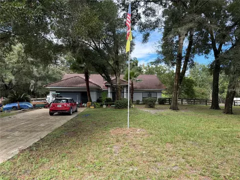 Exterior - 9 Hialeah Dr, Ocala, FL 34482 photo 4 of 15