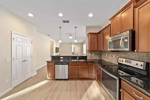Kitchen - 9119 SW 70th Loop, Ocala, FL 34481 photo 5 of 5