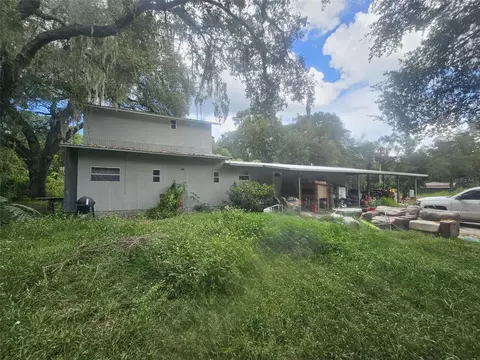 19091 SE 95th St, Ocklawaha, FL 32179