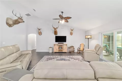 Living - 15600 NW 185th St, Williston, FL 32696 photo 2 of 3