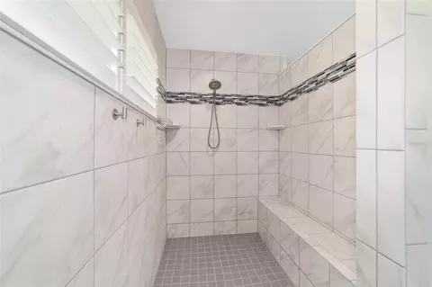 Bath - 15600 NW 185th St, Williston, FL 32696 photo 2 of 4