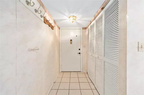 Entry Way - 606 Midway Dr #A, Ocala, FL 34472 photo 2 of 2