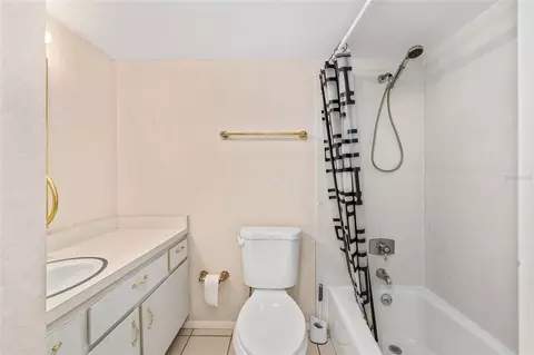 Bath - 606 Midway Dr #A, Ocala, FL 34472 photo 2 of 2