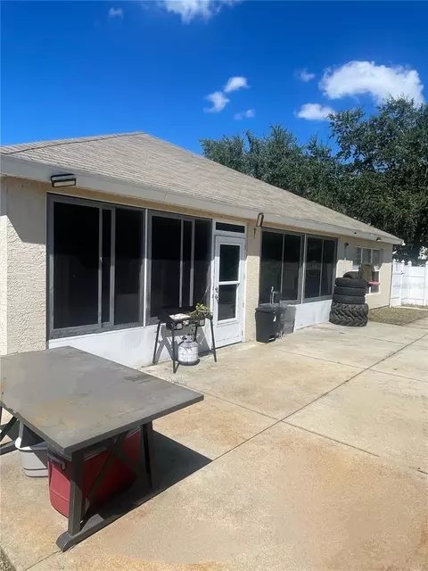 Exterior - 3921 SW 58th Ave, Ocala, FL 34474 photo 6 of 11