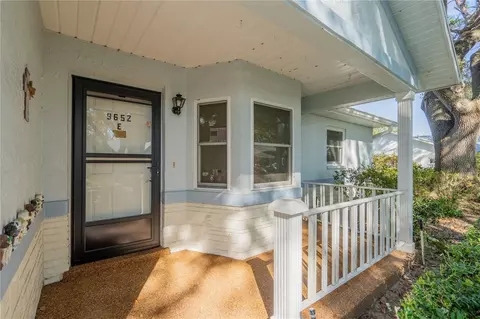 Exterior - 9652 SW 84th Ter #E, Ocala, FL 34481 photo 4 of 10