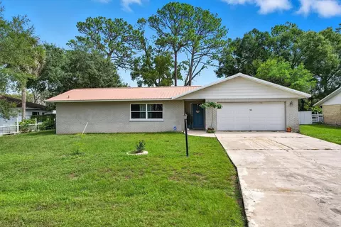 562 Silver Course Loop, Ocala, FL 34472