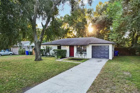 1360 Cedar Ave, Tavares, FL 32778