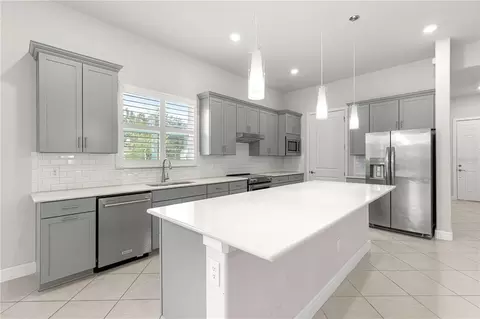 Kitchen - 9147 SW 65th Loop, Ocala, FL 34481 photo 3 of 4